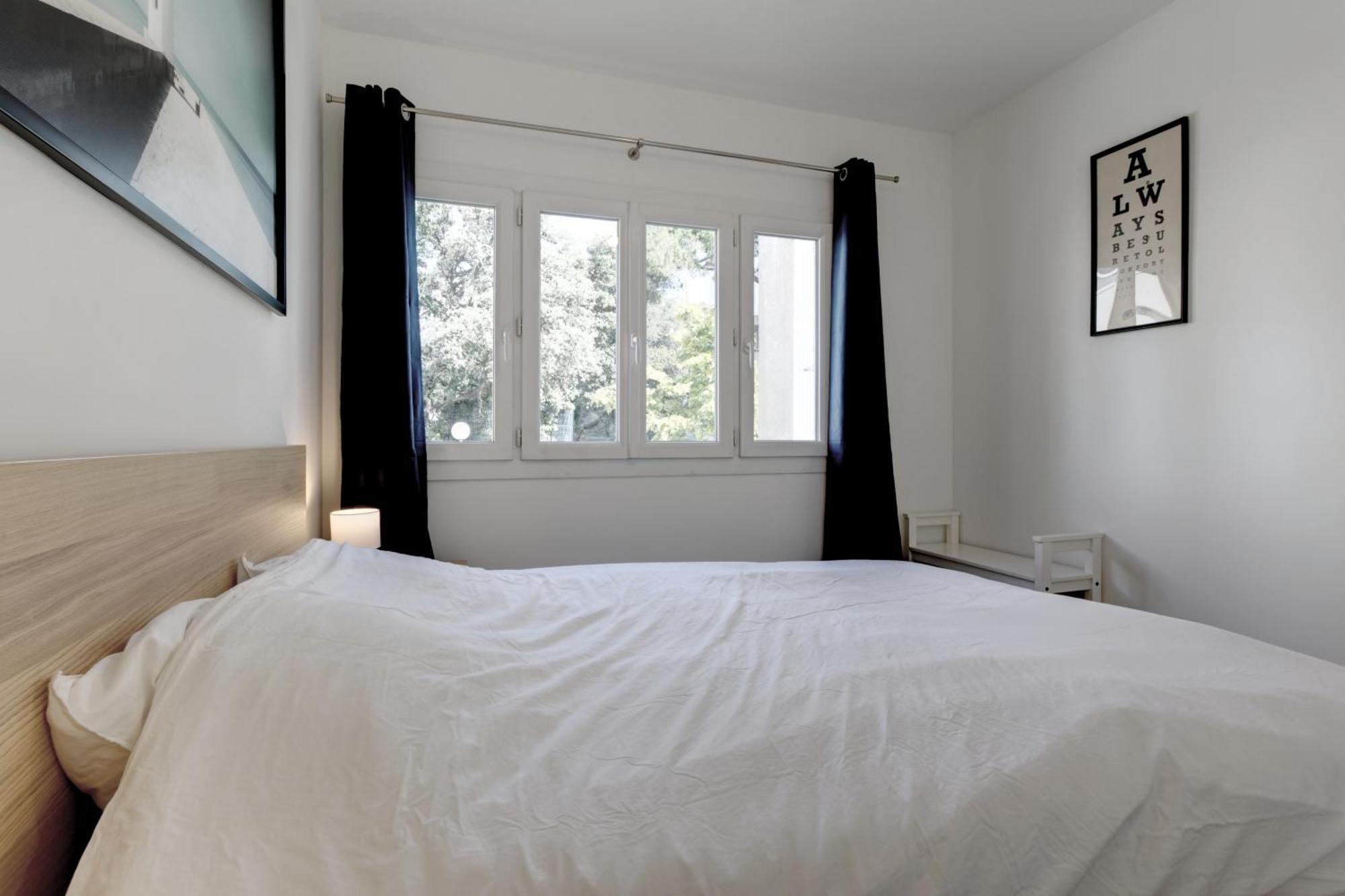 028- Chu Hopital, 2chambres, Parking, Tram Appartement